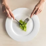 INEQUIP 7-inch white porcelain side plate for hotels and restaurants