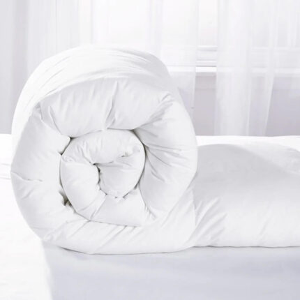 White filled duvet comforter rolled for hotel bed – INEQUIP
